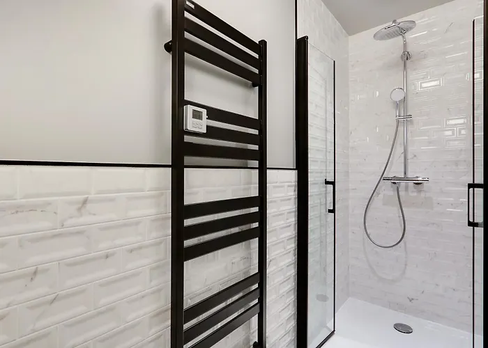 Pick A Flat's In In Parc Des Buttes Chaumonts - Rue Edouard Pailleron Apartment *