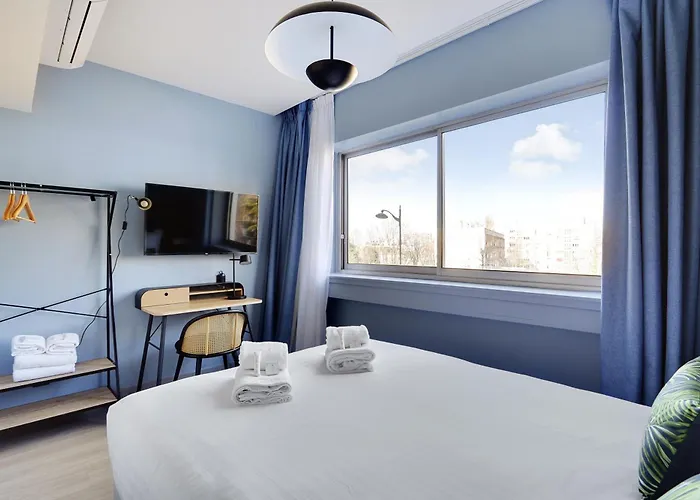 Pick A Flat's In In Parc Des Buttes Chaumonts - Rue Edouard Pailleron *