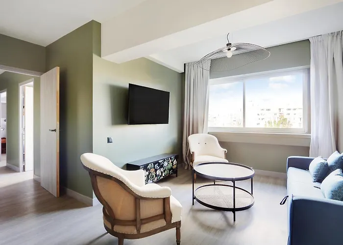 Pick A Flat's In In Parc Des Buttes Chaumonts - Rue Edouard Pailleron *