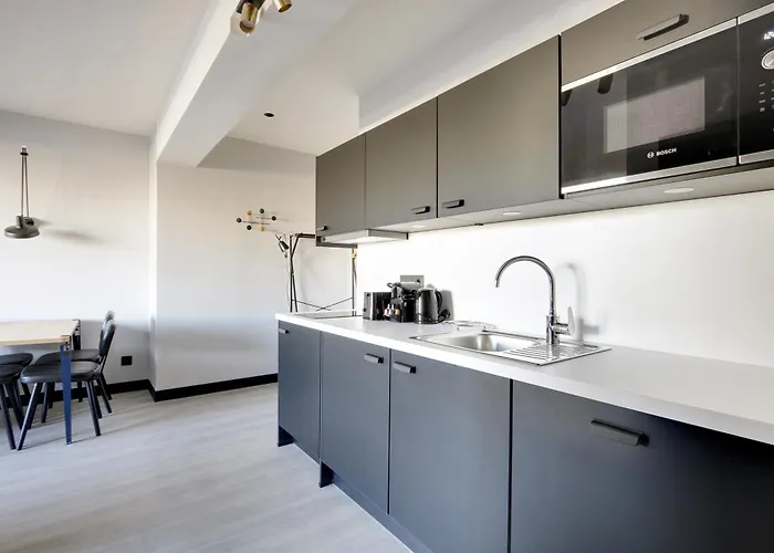 Pick A Flat's In In Parc Des Buttes Chaumonts - Rue Edouard Pailleron